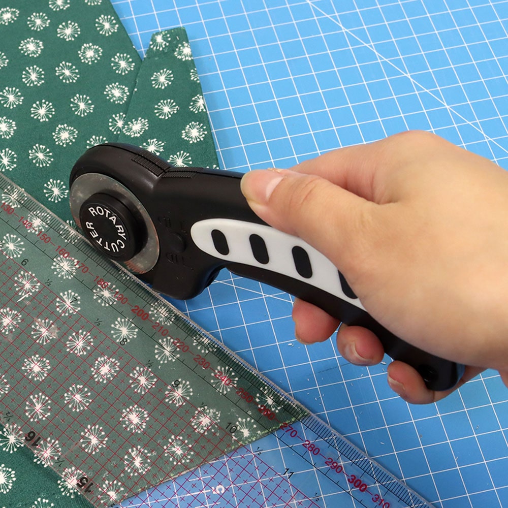 45mm Rotary Cutter with Safety Lock - Image 3